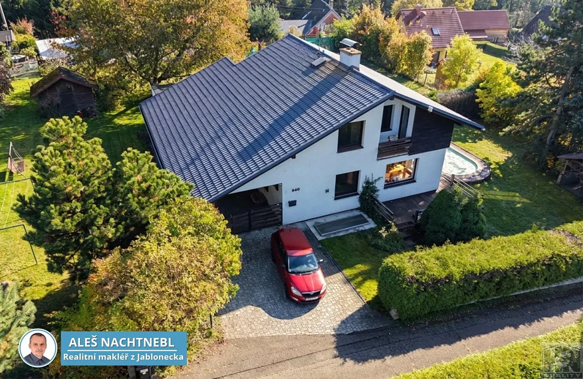 Prodej rodinného domu 279 m², pozemek 1962 m²